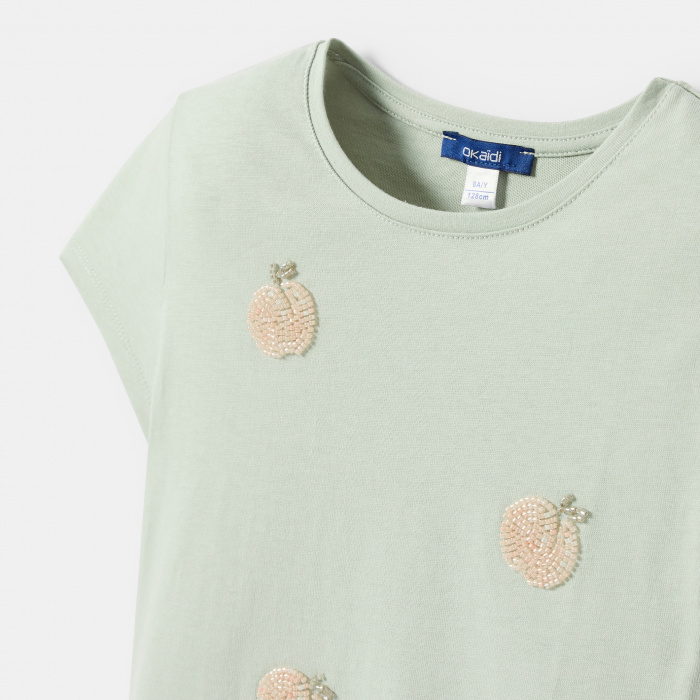 Зелена тениска с плодове