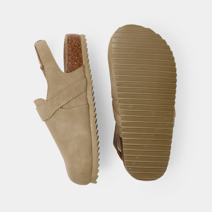 Бежови чехли