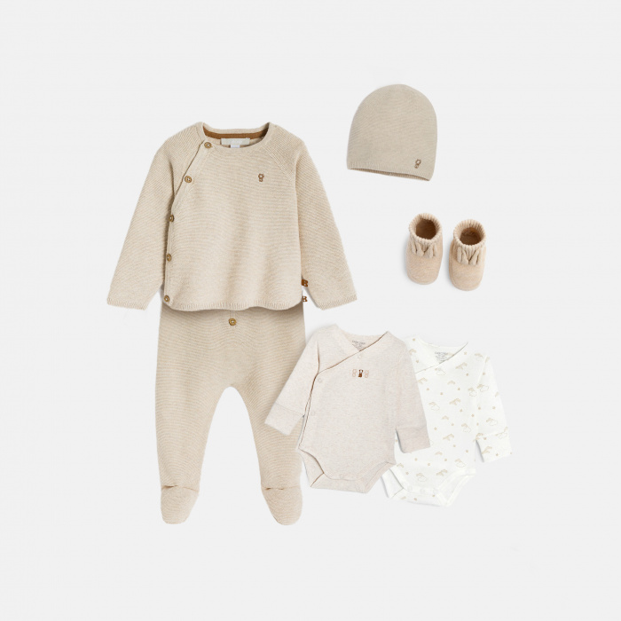 Бежов плетен пуловер