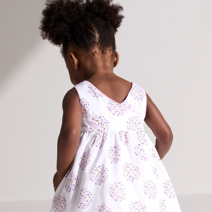 Бяла рокля с цветя