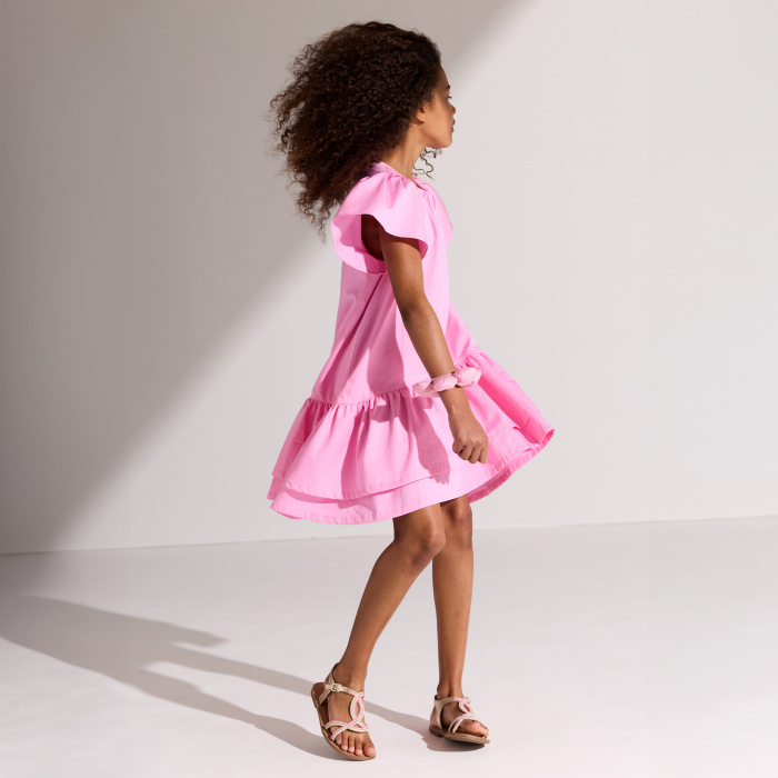 Розова рокля с волани