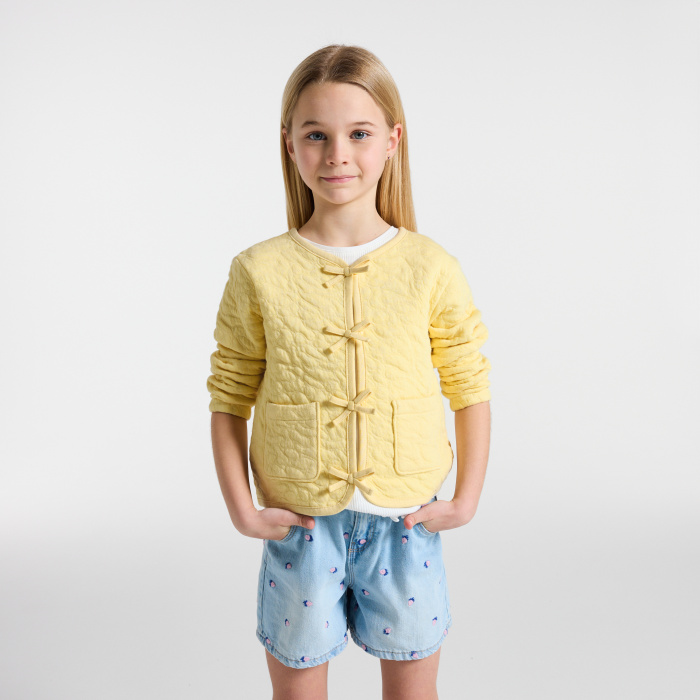 Жълто ватирано яке