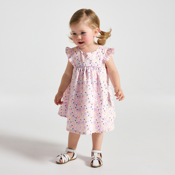 Розова рокля с флорални мотиви