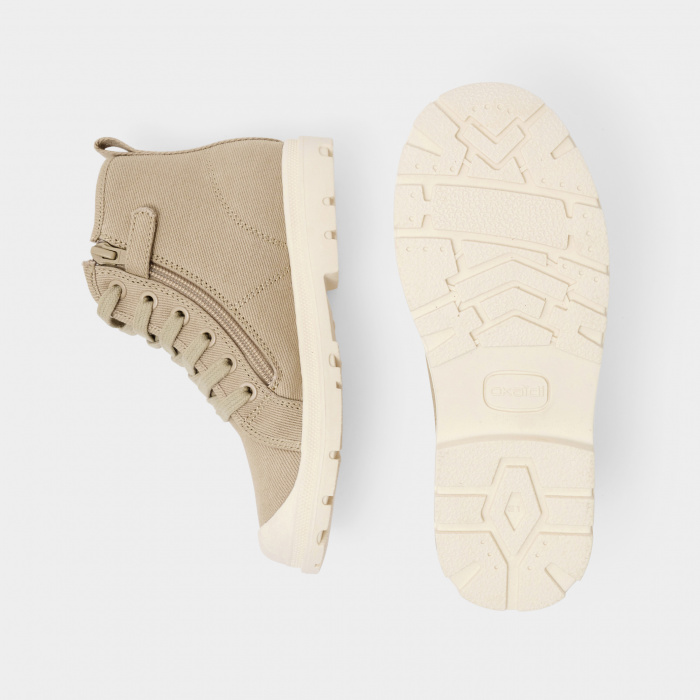 Бежови кецове