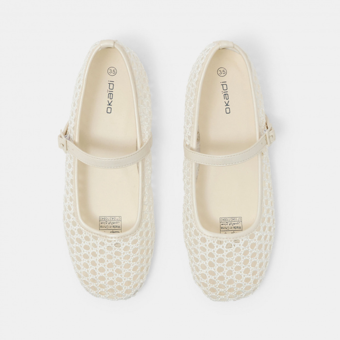 Бели балеринки