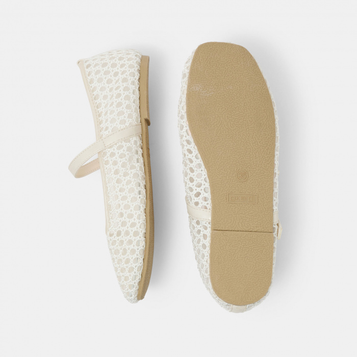 Бели балеринки