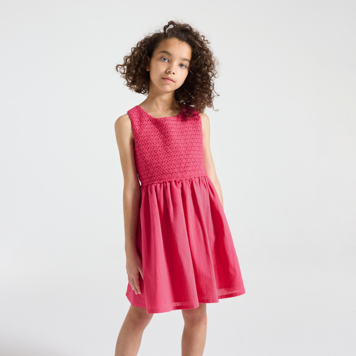 Розова рокля