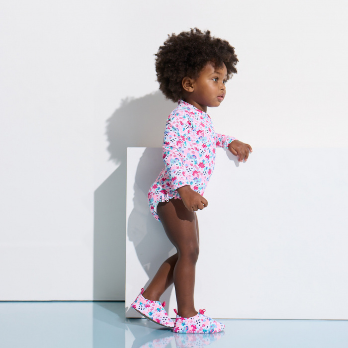 Розов бански с флорални мотиви