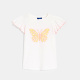 Бяла тениска с къс ръкав и десен на пеперуди
